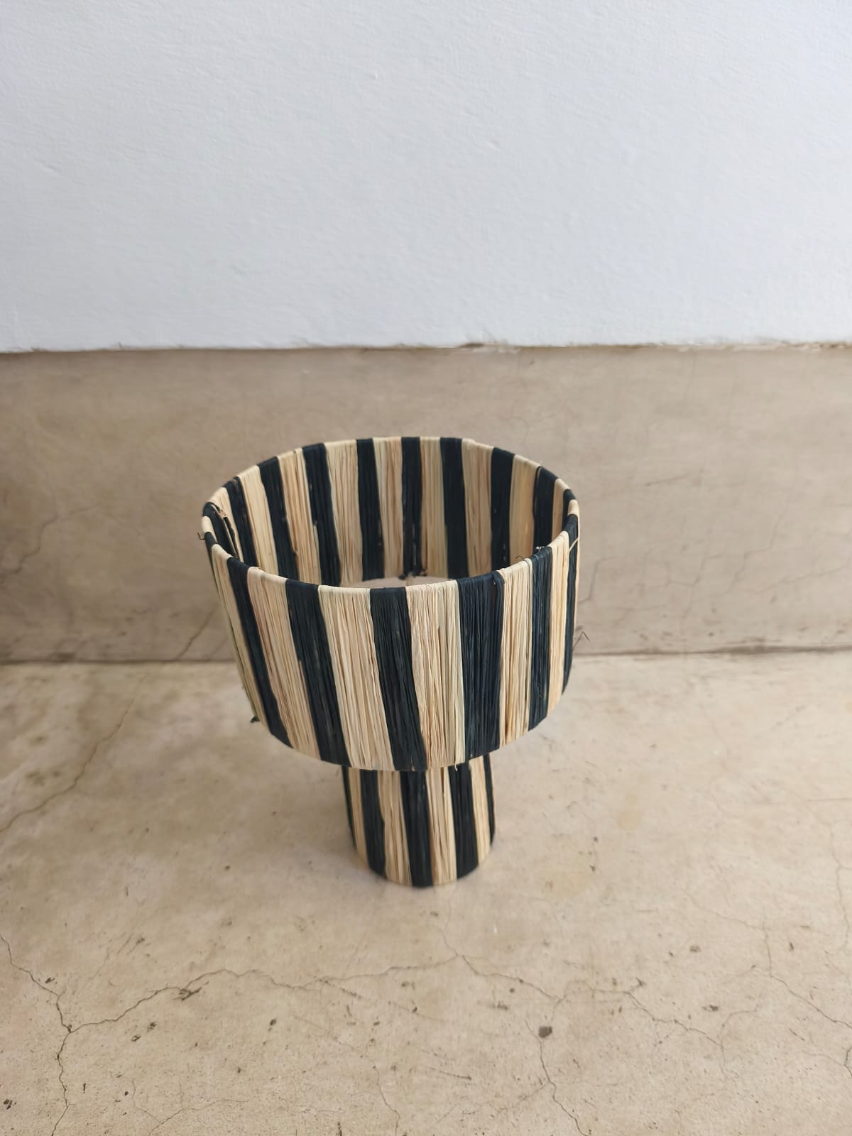 Sustainable Moroccan raffia lamp handwoven by artisans – minimalist boho decor