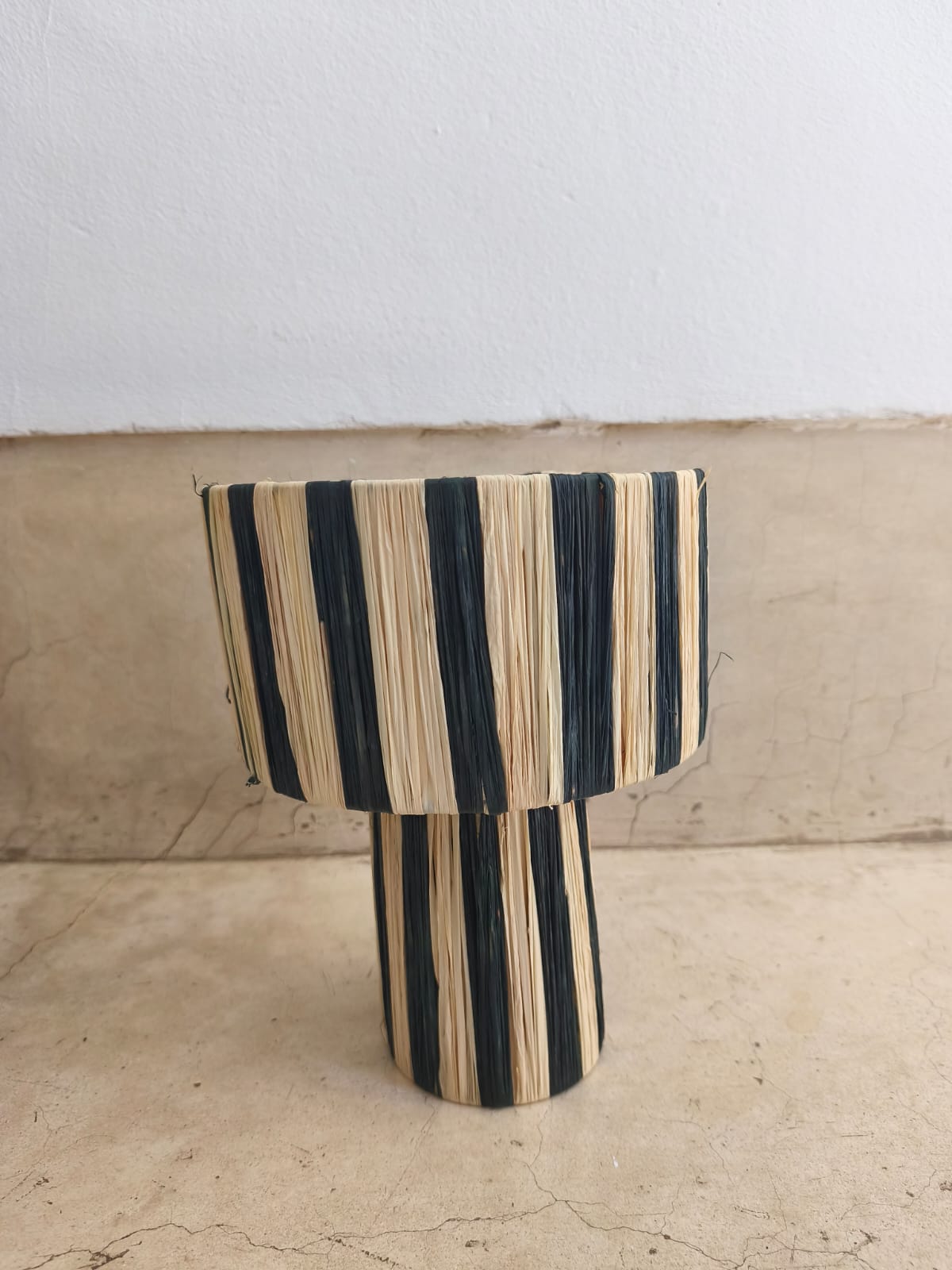 Handmade Moroccan Raffia Table Lamp – Warm Boho Lighting for Cozy Home Decor