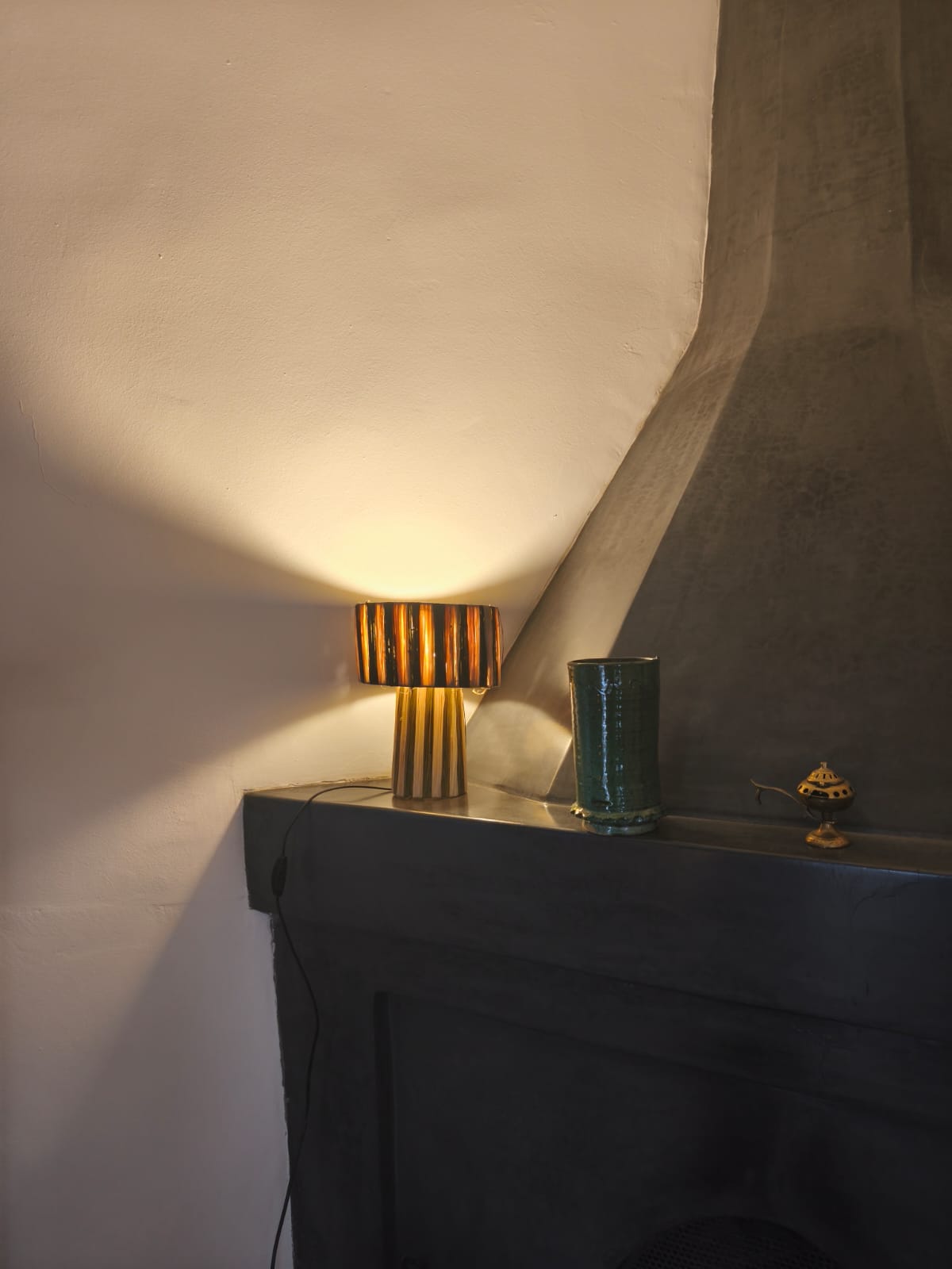 Handmade Moroccan Raffia Table Lamp – Warm Boho Lighting for Cozy Home Decor