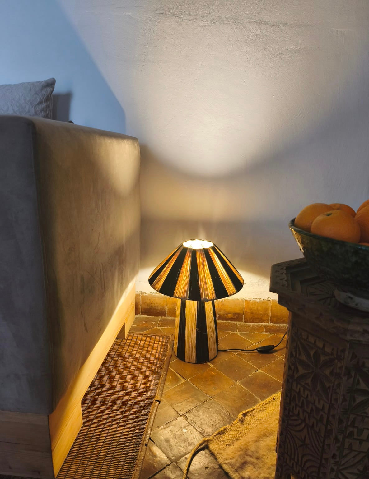 Handmade Moroccan Raffia Table Lamp – Warm Boho Lighting for Cozy Home Decor