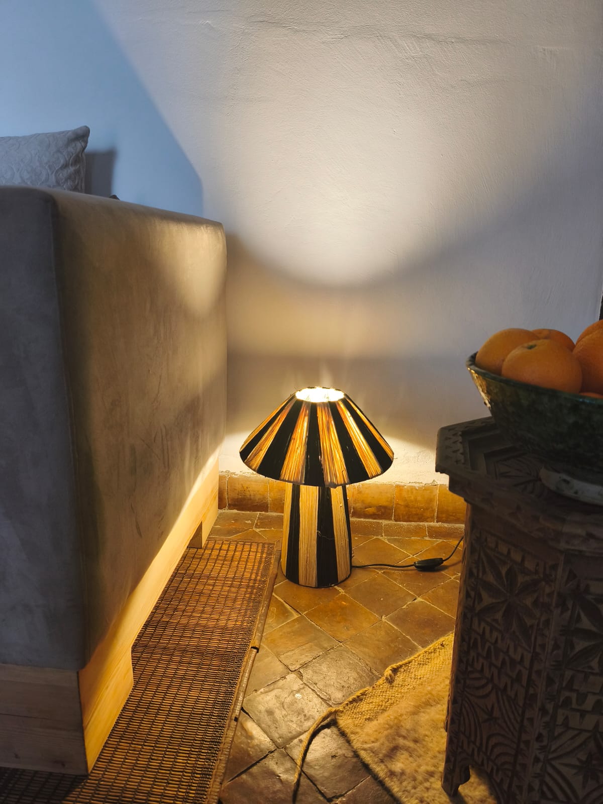 Handmade Moroccan Raffia Table Lamp – Warm Boho Lighting for Cozy Home Decor